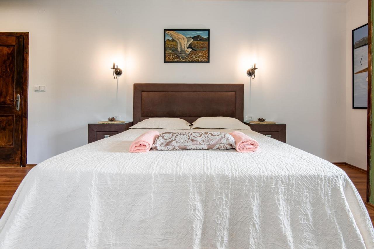 Apartments And Spa Miona Virpazar Luaran gambar