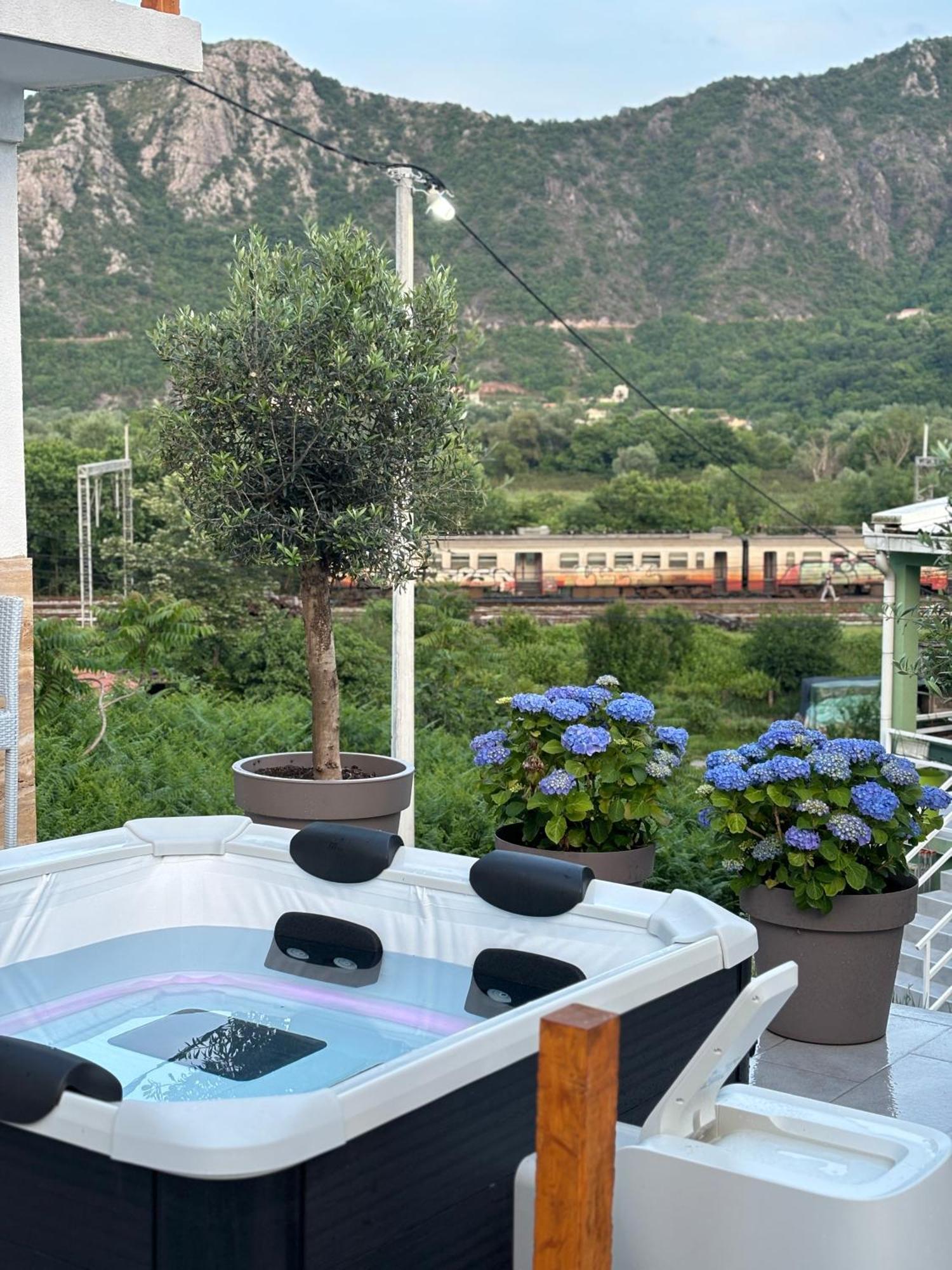 Apartments And Spa Miona Virpazar Luaran gambar